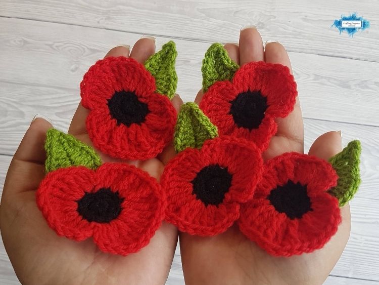 crochet poppy brooch pattern