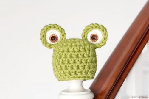 Newborn Frog Hat crochet pattern