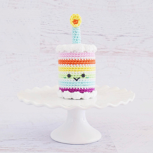rainbow birthday cake crochet pattern