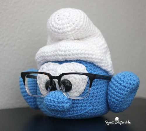 Crochet Brainy Smurf Glasses Holder by Repeat Crafter Me